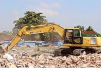 Foto : Alat berat dikerahkan untuk pembongkaran Pasar Ngawen, Kabupaten Blora