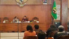 Foto : Audiensi warga dengan DPRD Blora menuntut penegakan Perda