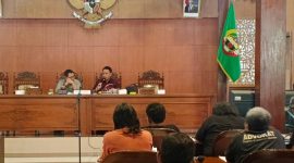 Foto : Audiensi warga dengan DPRD Blora menuntut penegakan Perda