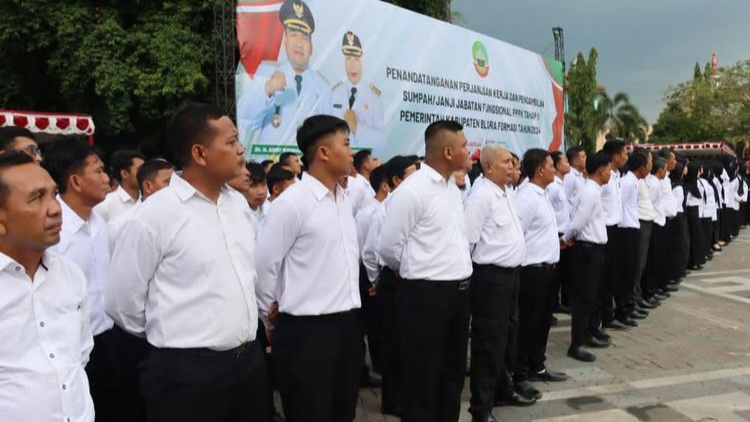 Foto : Ribuan PPPK Kabupaten Blora tahap II formasi tahun 2024 yang dilantik