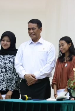 Mentan Amran: Kepemimpinan Transformatif Kunci Kedaulatan Pertanian dan Lompatan Ekonomi Nasional