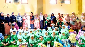 Tanamkan Empati Sejak Dini, TK Alif Smart Kunjungi Pesantren Yatim Balita Adhsa
