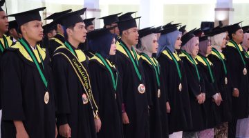 Wisuda PEM Akamigas: Anak Cepu Pembuka Jalan